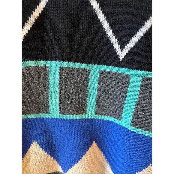 Amy.w.h. Geometric Sweater long sleeves (2716)Read - Picture 5 of 6